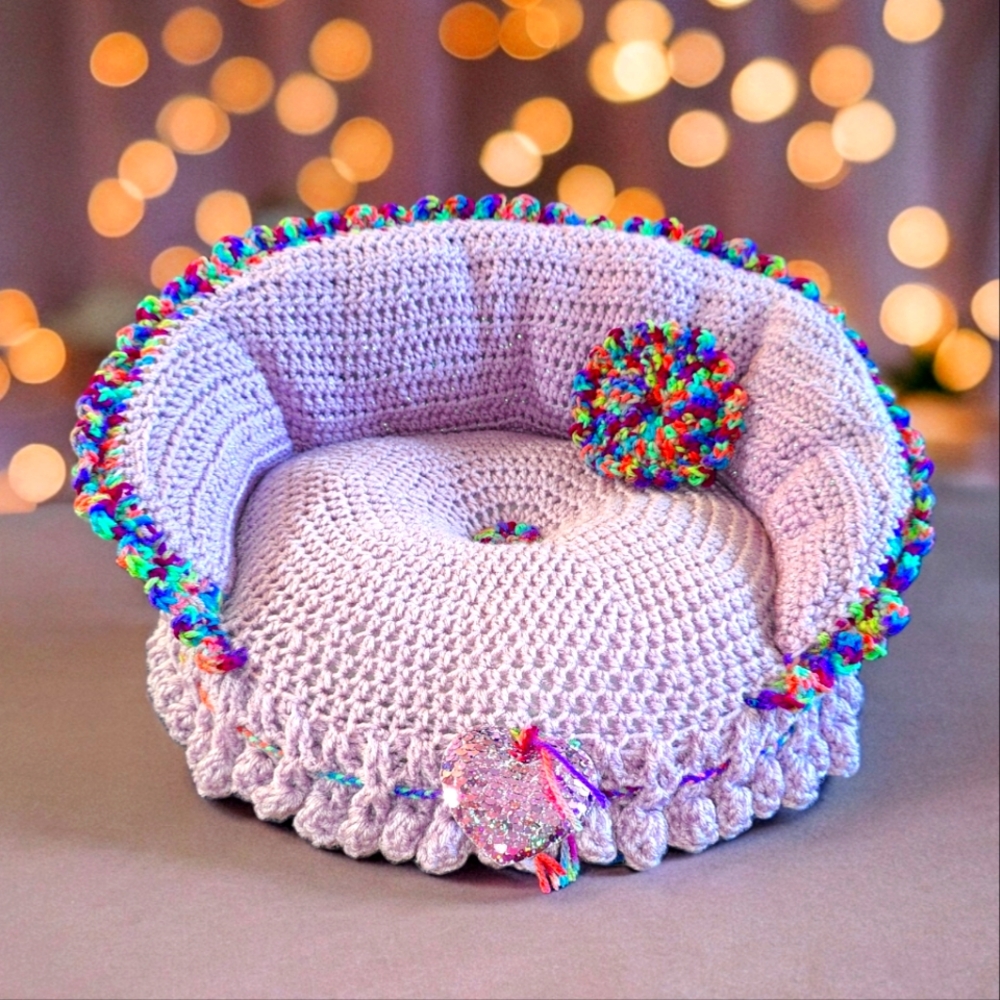 Handmade Crochet Luxury Cat / Small Pet Lacey Couch Bed